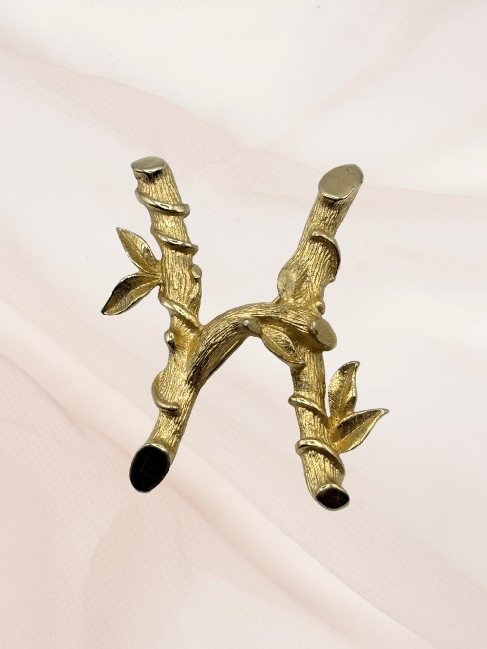 1964 Sarah Coventry Woodland Bamboo-theme: Sarah's ABC's "H" Gold-tone Brooch